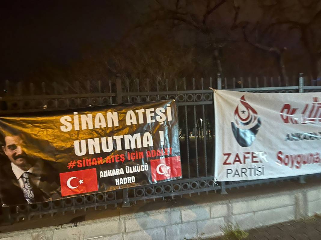 Ankara’nın pek çok noktasına ‘Sinan Ateş’i unutma’ afişleri asıldı 6